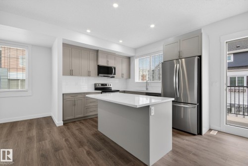 3605 James Mowatt Trail, Edmonton, AB - Indoor Photo Showing Kitchen With Upgraded Kitchen