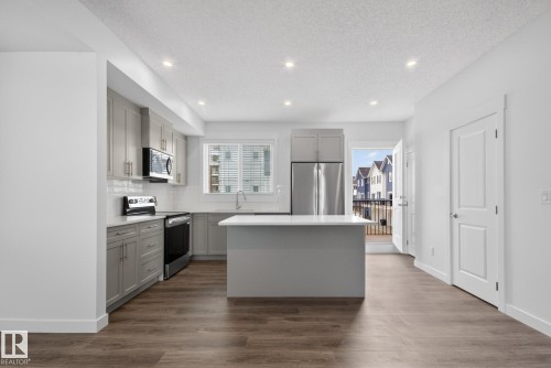 3605 James Mowatt Trail, Edmonton, AB - Indoor Photo Showing Kitchen With Upgraded Kitchen
