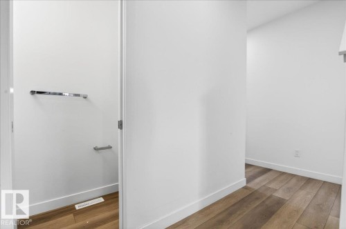 15 1910 Collip View View Sw, Edmonton, AB - Indoor Photo Showing Other Room
