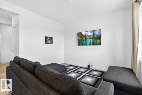 15 1910 Collip View View Sw, Edmonton, AB - Indoor Photo Showing Living Room