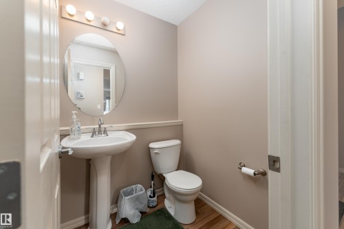 92 Calvert Wynd, Fort Saskatchewan, AB - Indoor Photo Showing Bathroom