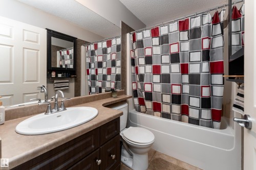 92 Calvert Wynd, Fort Saskatchewan, AB - Indoor Photo Showing Bathroom