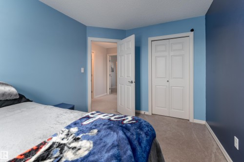 92 Calvert Wynd, Fort Saskatchewan, AB - Indoor Photo Showing Bedroom