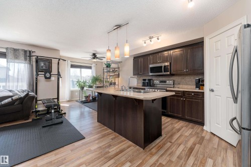 92 Calvert Wynd, Fort Saskatchewan, AB - Indoor Photo Showing Kitchen