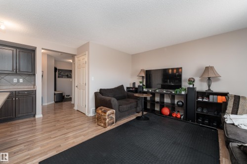 92 Calvert Wynd, Fort Saskatchewan, AB - Indoor Photo Showing Living Room
