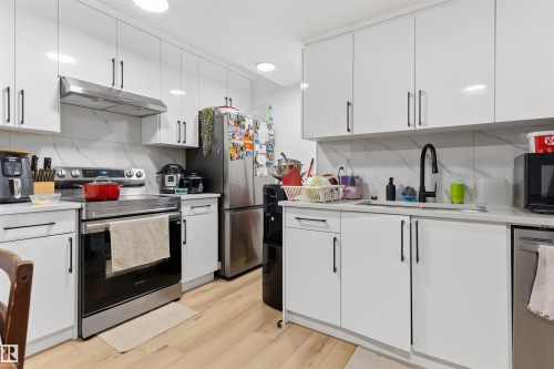 439 Roberts Cres, Leduc, AB - Indoor Photo Showing Kitchen