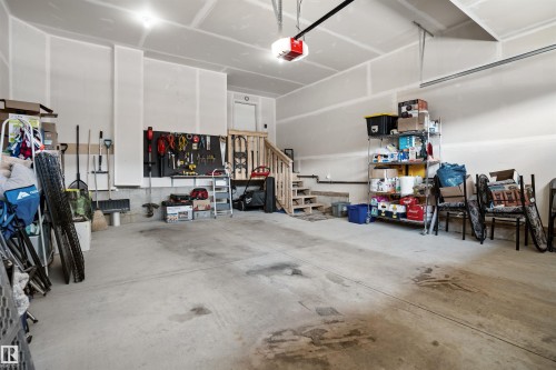 439 Roberts Cres, Leduc, AB - Indoor Photo Showing Garage