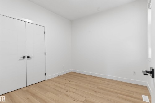 439 Roberts Cres, Leduc, AB - Indoor Photo Showing Other Room