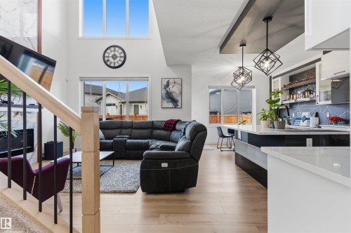 439 Roberts Cres, Leduc, AB - Indoor Photo Showing Living Room