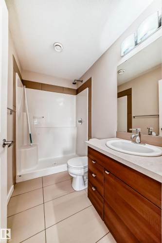 413 9519 160 Avenue, Edmonton, AB - Indoor Photo Showing Bathroom