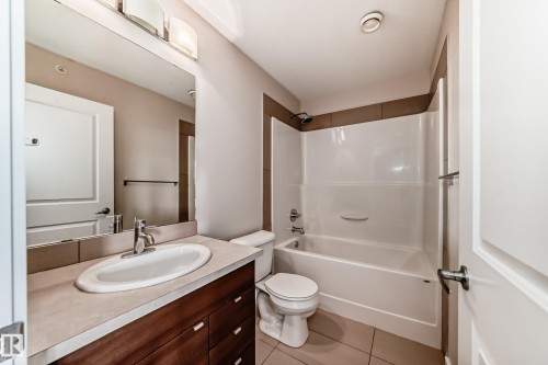 413 9519 160 Avenue, Edmonton, AB - Indoor Photo Showing Bathroom