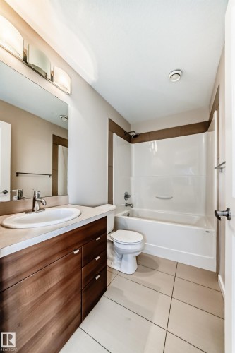 413 9519 160 Avenue, Edmonton, AB - Indoor Photo Showing Bathroom
