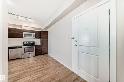 413 9519 160 Avenue, Edmonton, AB - Indoor