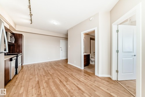 413 9519 160 Avenue, Edmonton, AB - Indoor