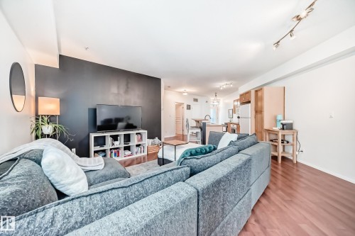 223 10407 122 Street, Edmonton, AB - Indoor Photo Showing Living Room