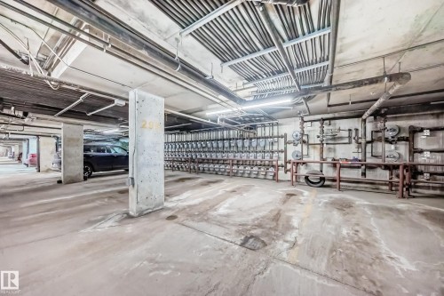 223 10407 122 Street, Edmonton, AB - Indoor Photo Showing Garage