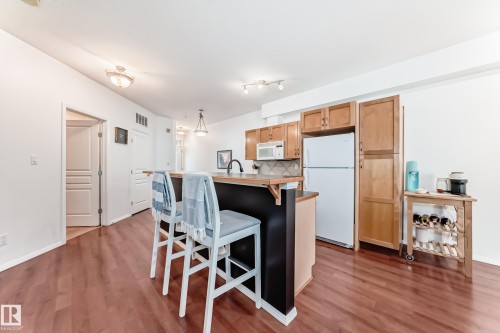 223 10407 122 Street, Edmonton, AB - Indoor