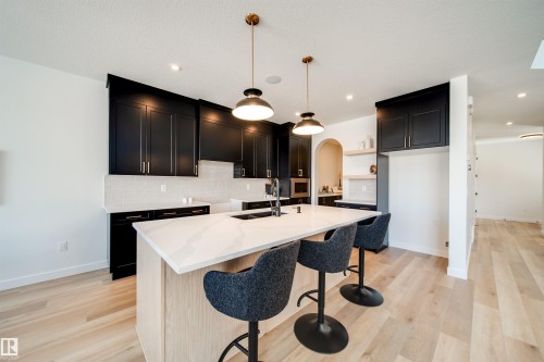 75 Chartres Close, St. Albert, AB - Indoor Photo Showing Kitchen With Double Sink With Upgraded Kitchen