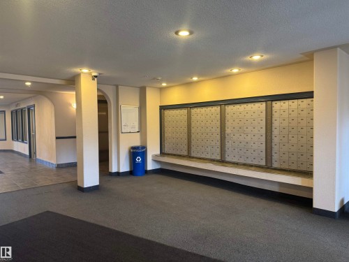 210 11325 83 Street, Edmonton, AB - Indoor Photo Showing Other Room