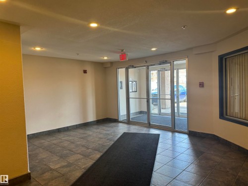 210 11325 83 Street, Edmonton, AB - Indoor Photo Showing Other Room