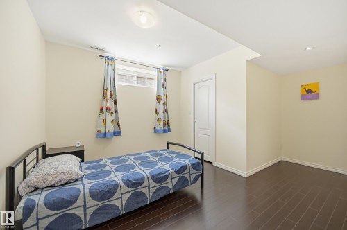 11503 10 Avenue, Edmonton, AB - Indoor Photo Showing Bedroom