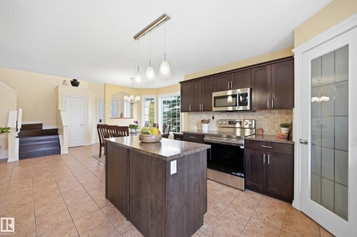 11503 10 Avenue, Edmonton, AB - Indoor Photo Showing Kitchen