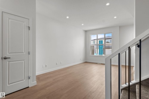 1217 Cristall Way, Edmonton, AB - Indoor Photo Showing Other Room
