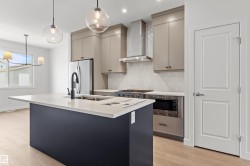 1217 CRISTALL Way Edmonton, AB T6W 5S5