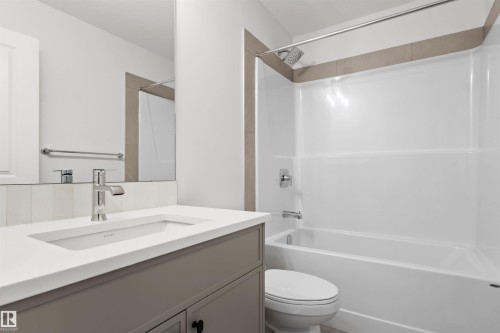 1217 Cristall Way, Edmonton, AB - Indoor Photo Showing Bathroom