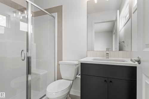 1217 Cristall Way, Edmonton, AB - Indoor Photo Showing Bathroom