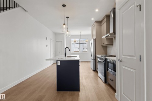1217 Cristall Way, Edmonton, AB - Indoor Photo Showing Kitchen With Upgraded Kitchen