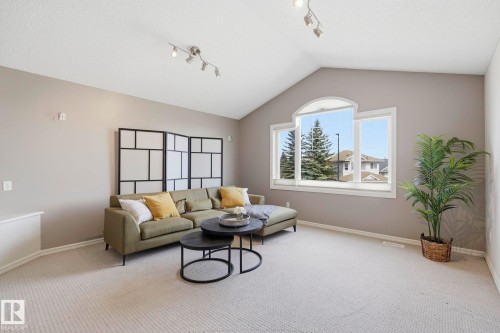 3327 32 Avenue, Edmonton, AB - Indoor