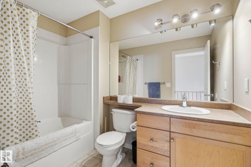 3327 32 Avenue, Edmonton, AB - Indoor Photo Showing Bathroom