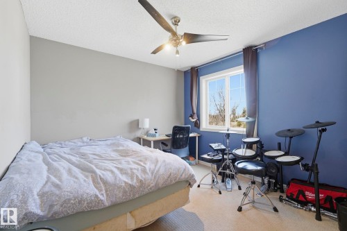 3327 32 Avenue, Edmonton, AB - Indoor Photo Showing Bedroom