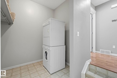 3327 32 Avenue, Edmonton, AB - Indoor Photo Showing Laundry Room