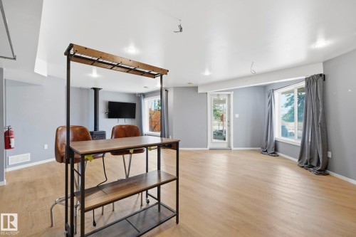 3327 32 Avenue, Edmonton, AB - Indoor