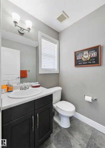 102 Kirpatrick Bend, Leduc, AB - Indoor Photo Showing Bathroom