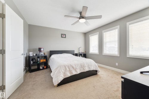 102 Kirpatrick Bend, Leduc, AB - Indoor Photo Showing Bedroom