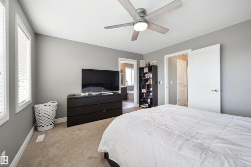 102 Kirpatrick Bend, Leduc, AB - Indoor Photo Showing Bedroom