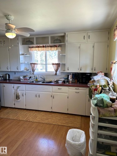 5035 49 Avenue, Vilna, AB - Indoor Photo Showing Kitchen With Double Sink