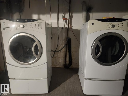 5035 49 Avenue, Vilna, AB - Indoor Photo Showing Laundry Room