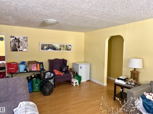 5035 49 Avenue, Vilna, AB - Indoor Photo Showing Living Room