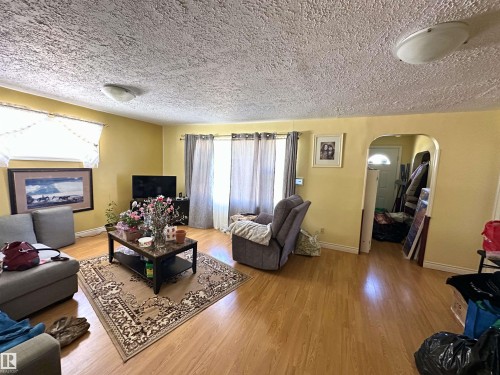 5035 49 Avenue, Vilna, AB - Indoor Photo Showing Living Room
