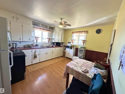5035 49 Avenue, Vilna, AB - Indoor Photo Showing Kitchen With Double Sink