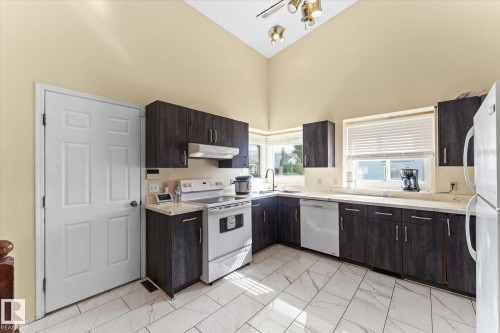 124 Klarvatten Road, Edmonton, AB - Indoor Photo Showing Kitchen With Double Sink