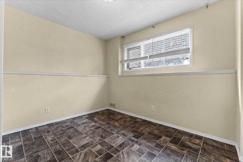 124 Klarvatten Road, Edmonton, AB - Indoor Photo Showing Other Room