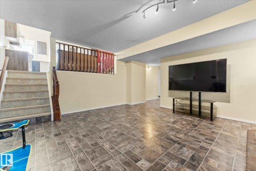 124 Klarvatten Road, Edmonton, AB - Indoor Photo Showing Other Room