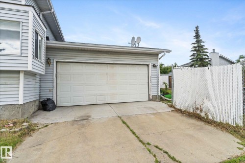 124 Klarvatten Road, Edmonton, AB - Outdoor With Exterior