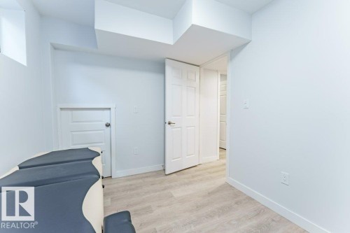 5624 19 Avenue, Edmonton, AB - Indoor