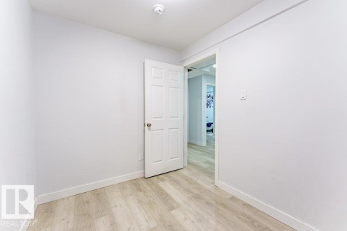 5624 19 Avenue, Edmonton, AB - Indoor Photo Showing Other Room